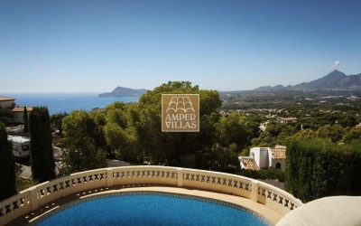 Villa de estilo mediterránea en Sierra de Altea con vistas panorámicas
